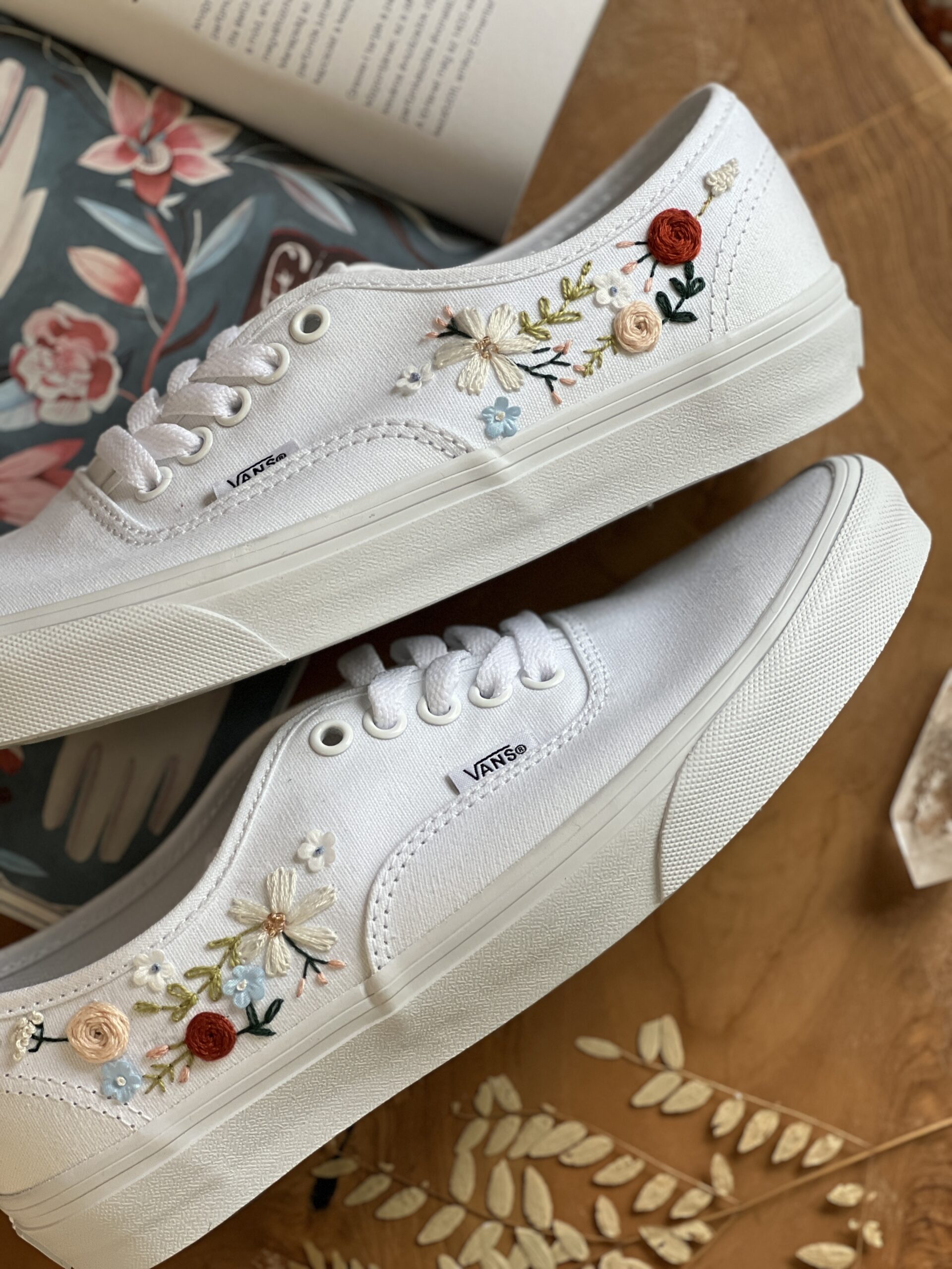 Hímzett VANS cipő
