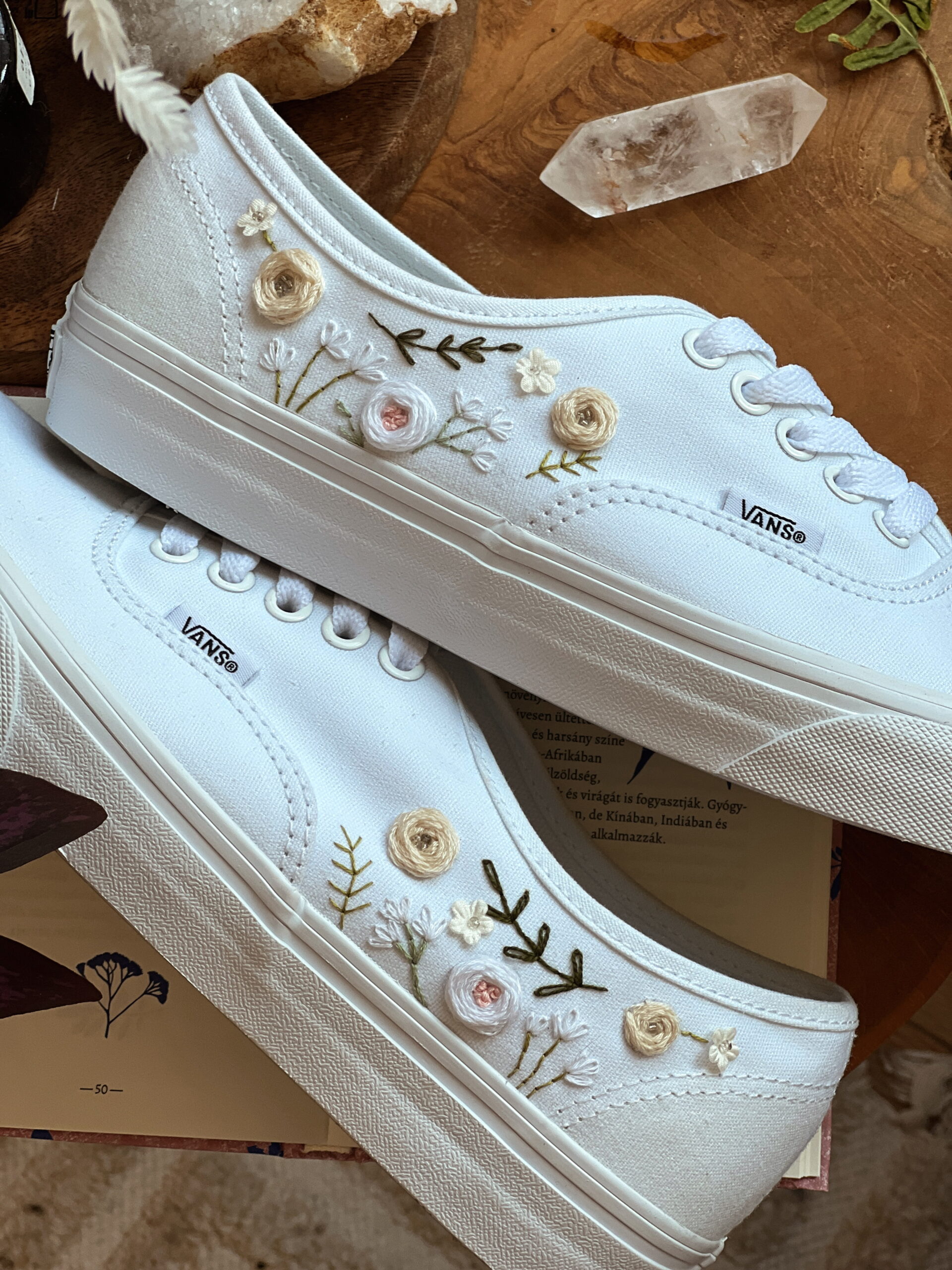 Hímzett VANS cipő