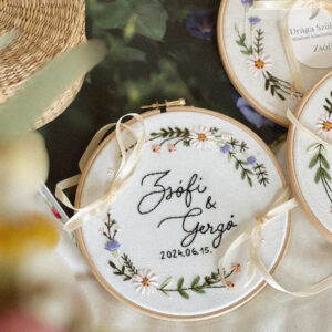 Esküvői gyűrűtartó