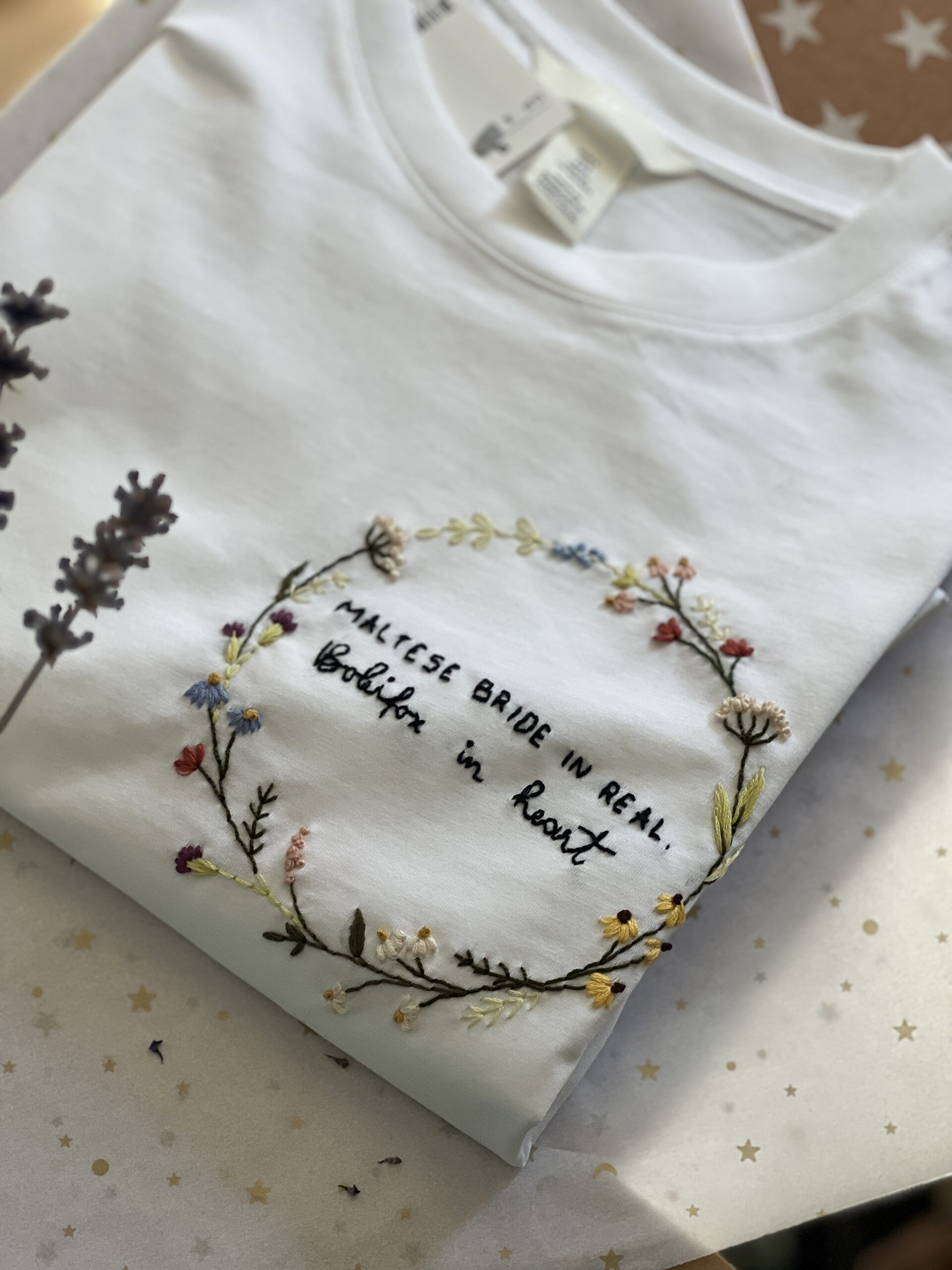 Hímzett lánybúcsús póló