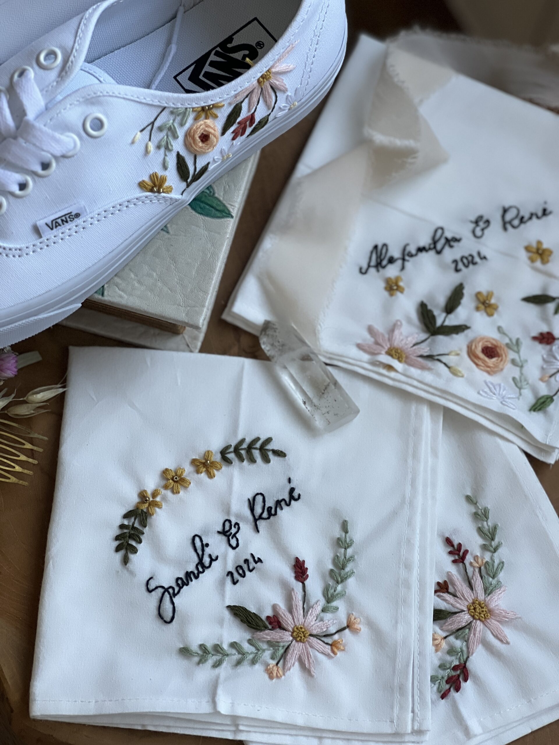 Hímzett díszzsebkendő