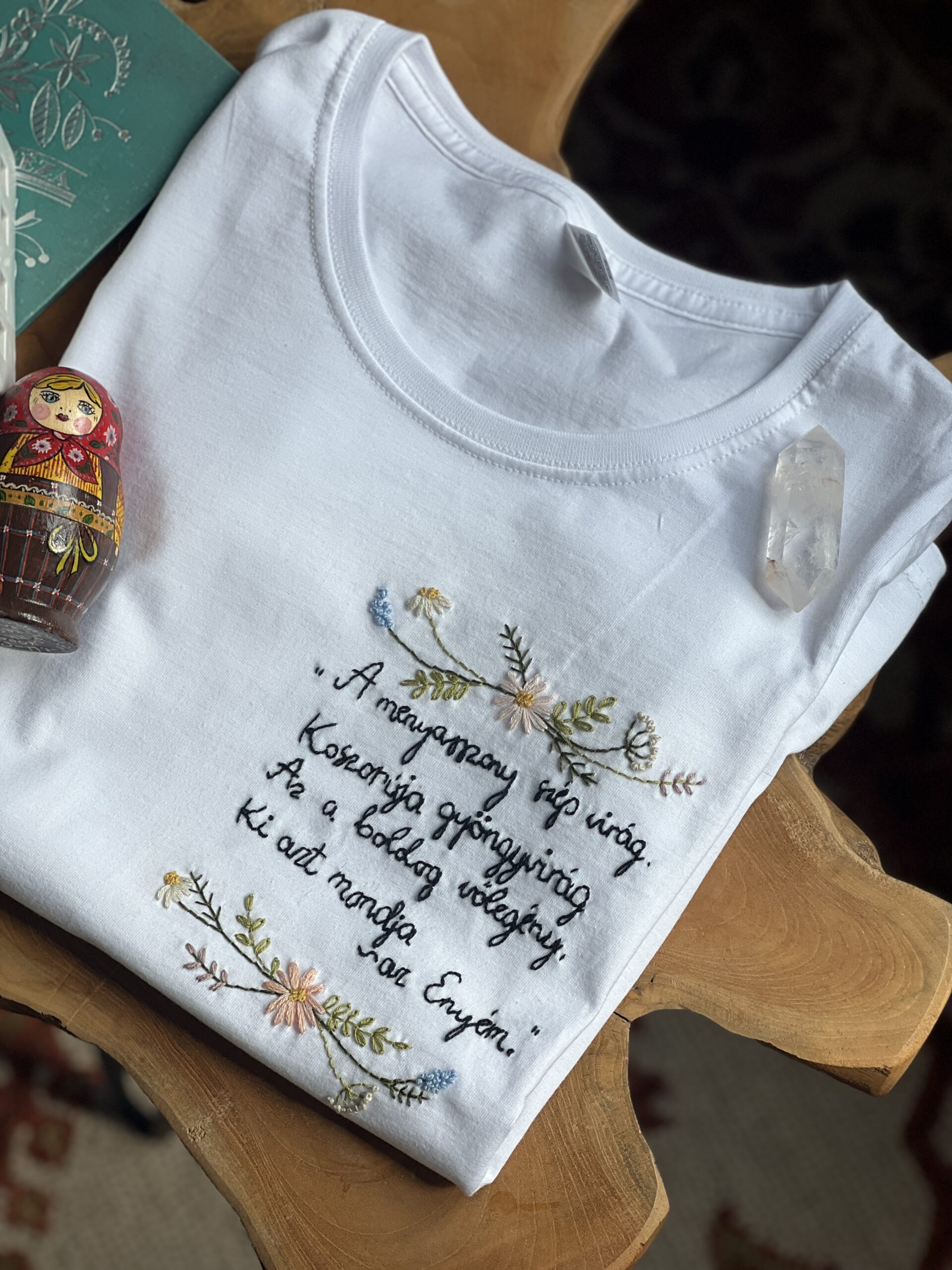 Hímzett lánybúcsús póló