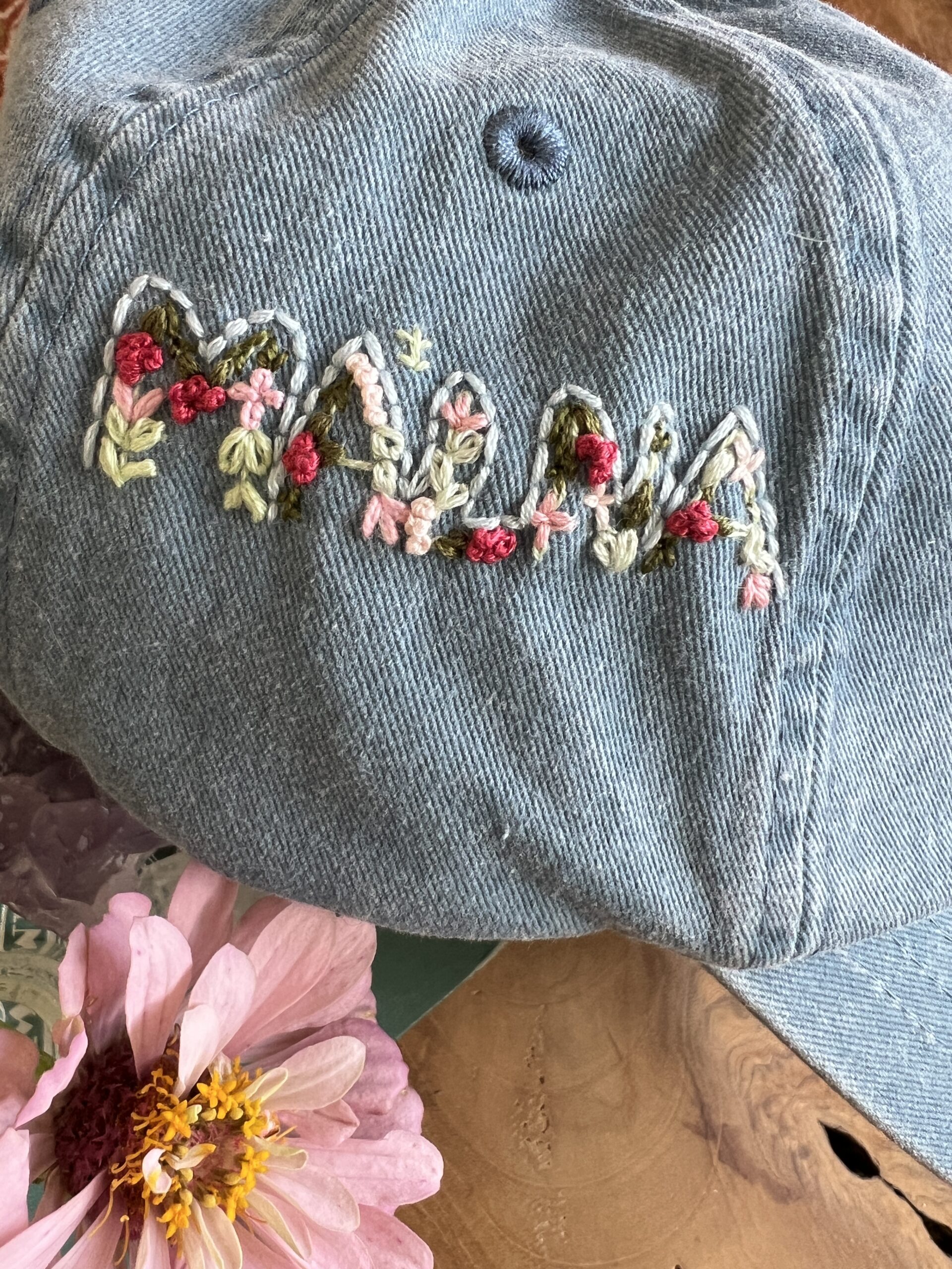 Virágos, hímzett baseball sapka