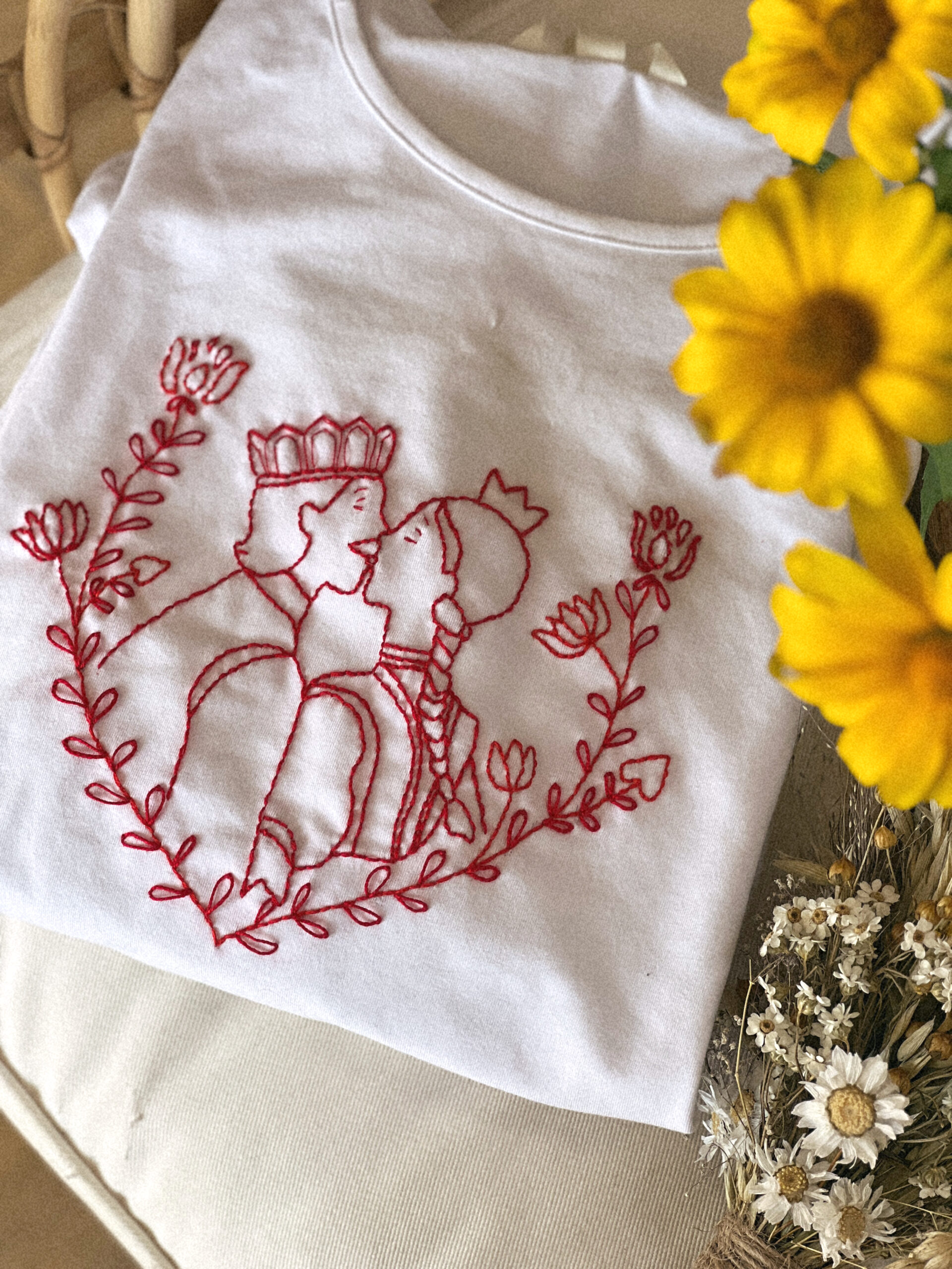 Egyedi hímzett póló