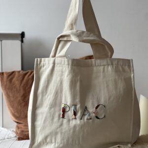 Hímzett zsebes vászontáska