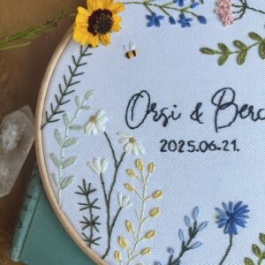 Virágos esküvői hímzés