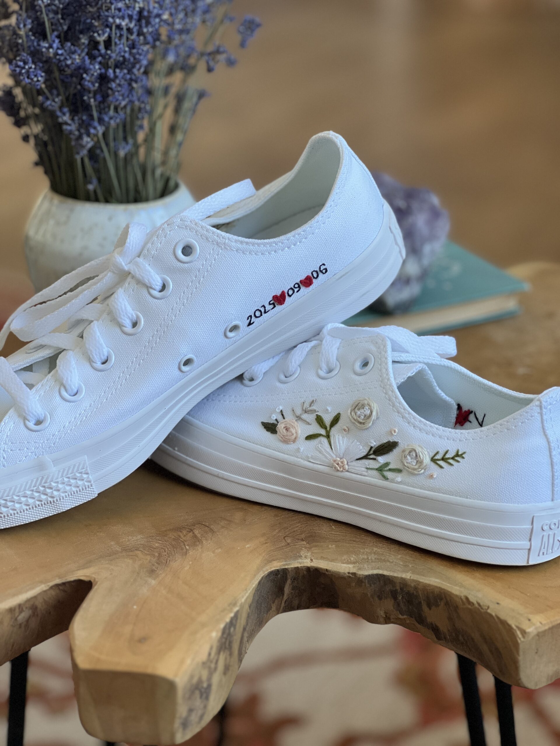 Hímzett converse cipő