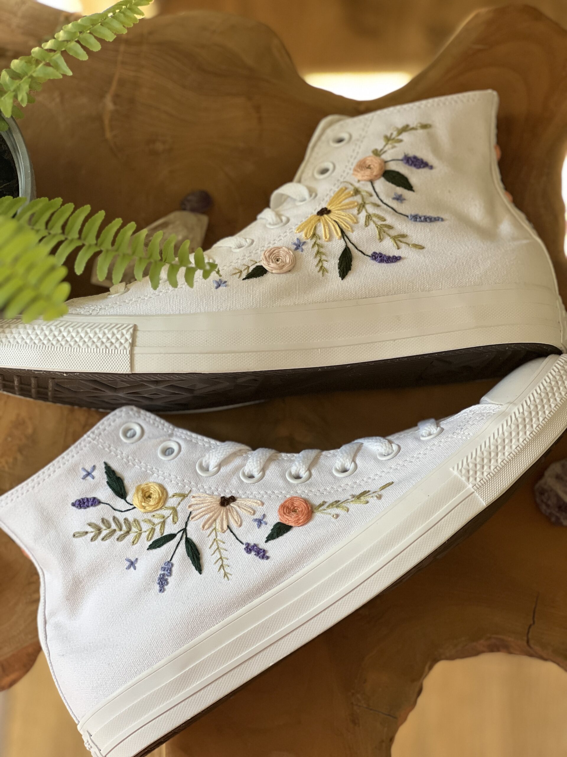 Hímzett converse cipő