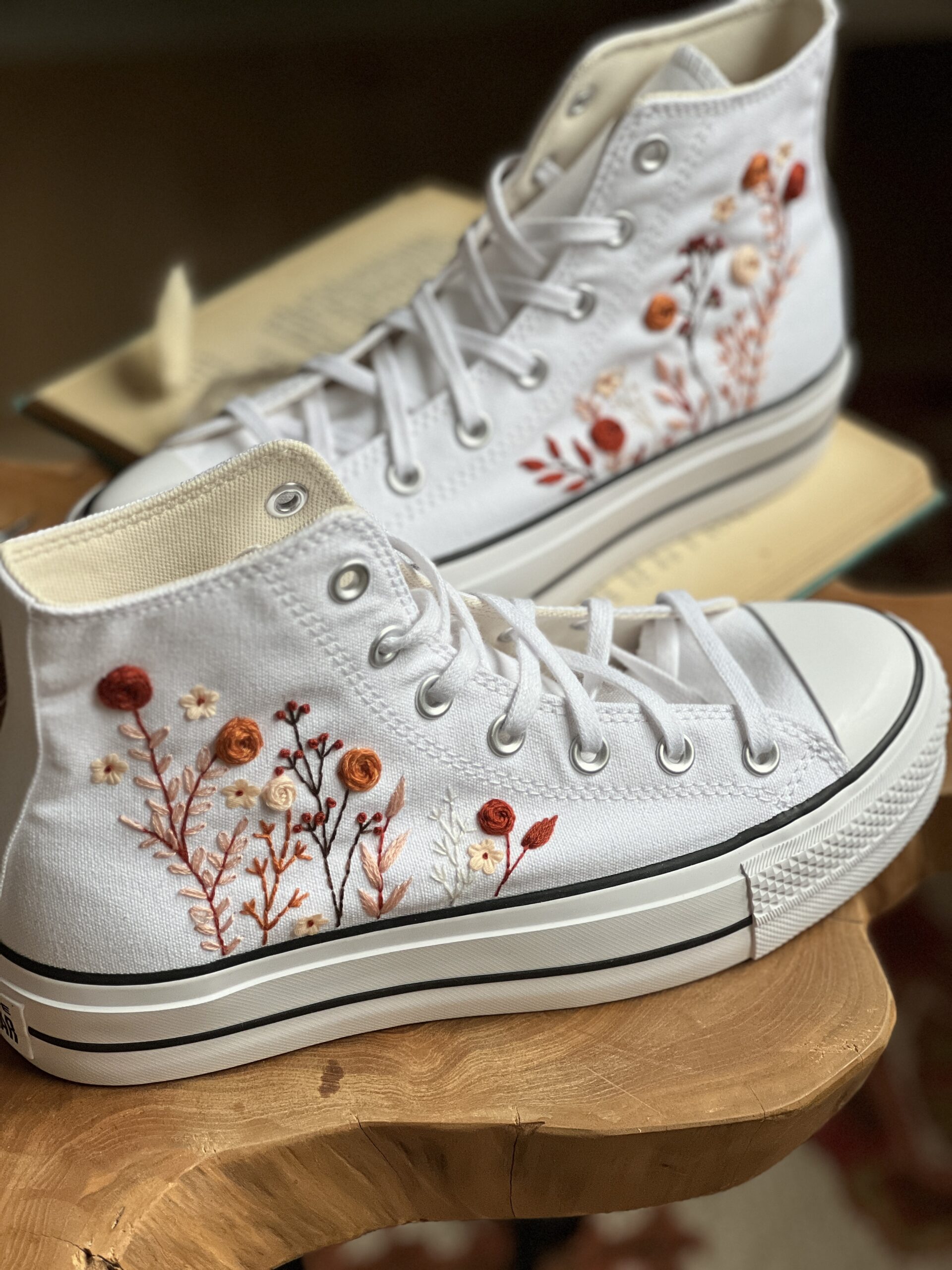 Hímzett converse cipő